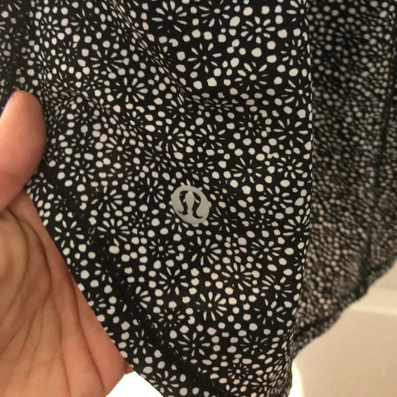 . Lululemon Sculpt Tank in Freckled Flower Size 4 - Picture 5 of 5